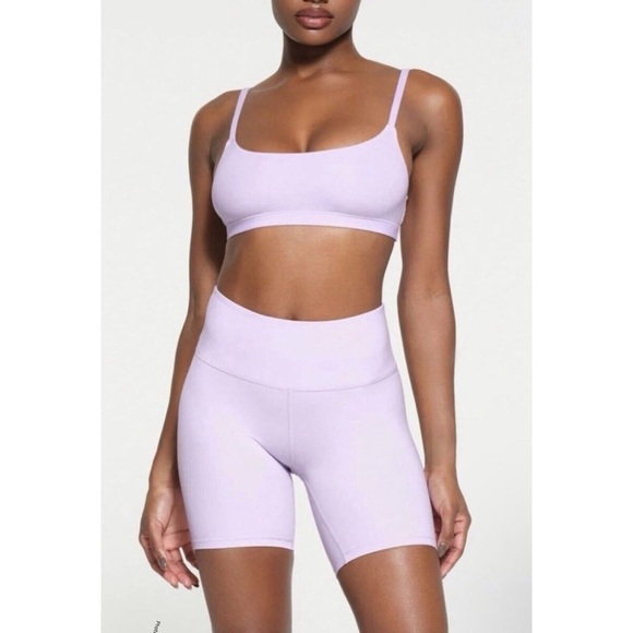 SKIMS Fits Everybody High Waisted Shorts In Lilly women's biker Lavender medium